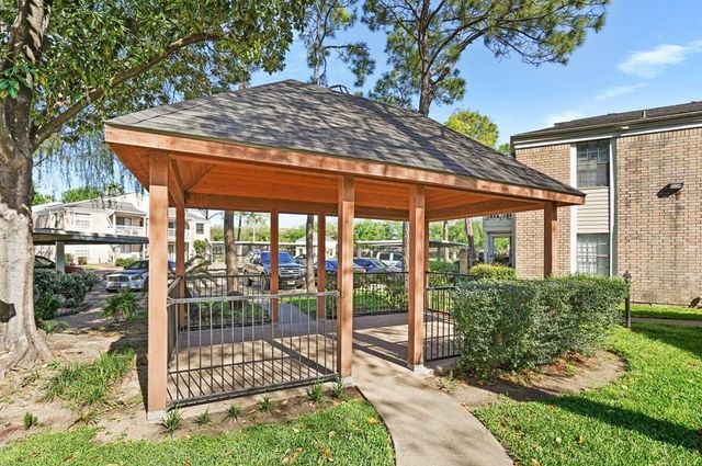 2750 Holly Hall Street 1014, Houston, TX 77054
