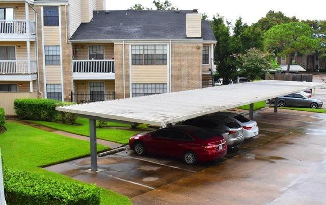 2750 Holly Hall Street 1014, Houston, TX 77054