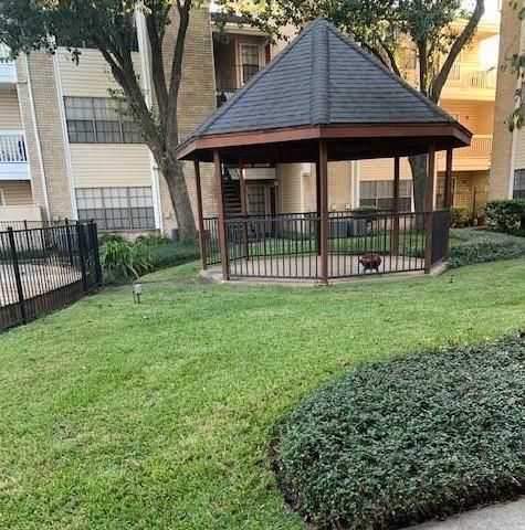2750 Holly Hall Street 1014, Houston, TX 77054