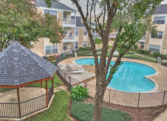 2750 Holly Hall Street 1014, Houston, TX 77054