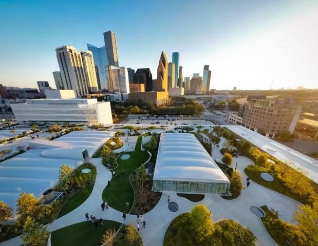 2750 Holly Hall Street 1014, Houston, TX 77054