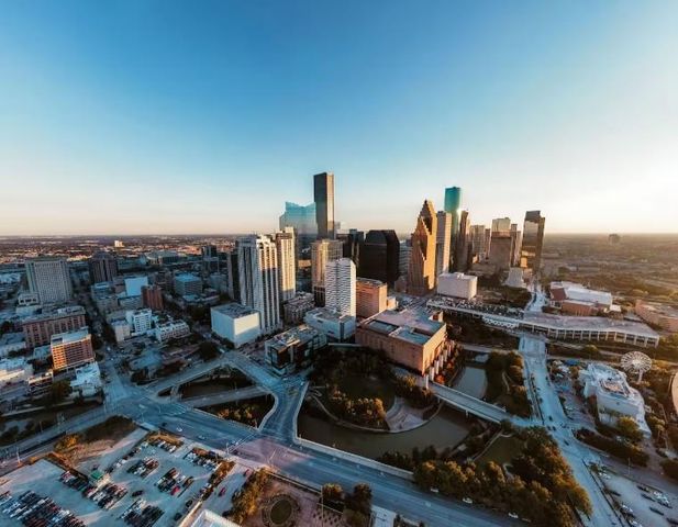 2750 Holly Hall Street 1014, Houston, TX 77054