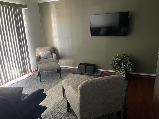 2750 Holly Hall Street 1014, Houston, TX 77054