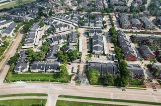 2750 Holly Hall Street 1014, Houston, TX 77054