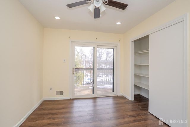 1001 Edison glen Terrace, Edison, NJ 08837