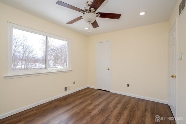 1001 Edison glen Terrace, Edison, NJ 08837