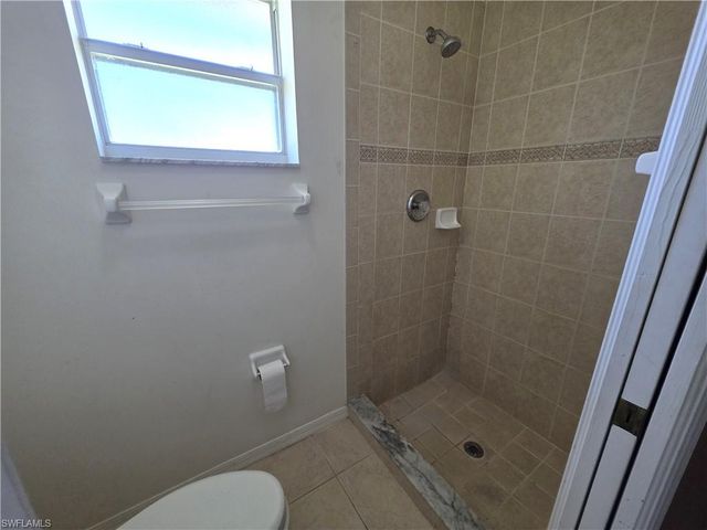 4614 SW 9th PL, Cape Coral, FL 33914