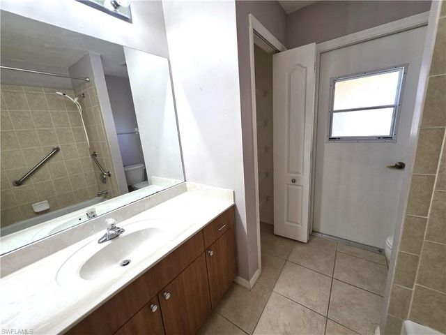 4614 SW 9th PL, Cape Coral, FL 33914