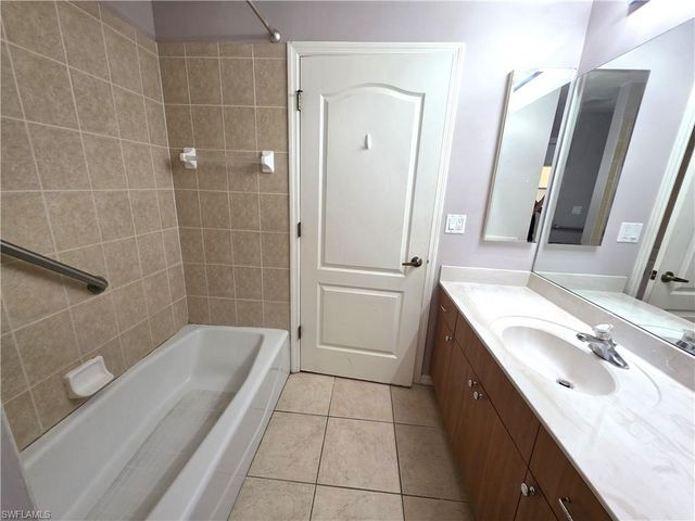 4614 SW 9th PL, Cape Coral, FL 33914