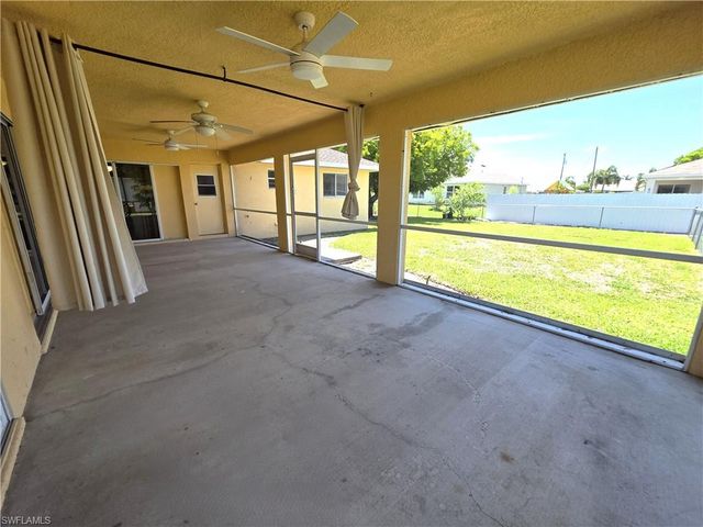 4614 SW 9th PL, Cape Coral, FL 33914