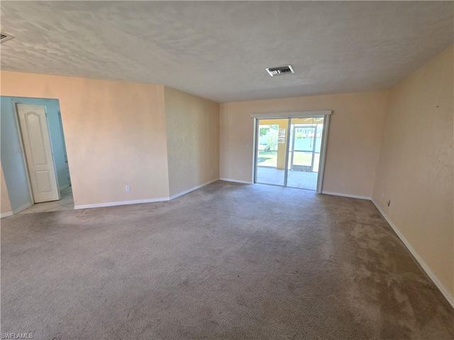 4614 SW 9th PL, Cape Coral, FL 33914