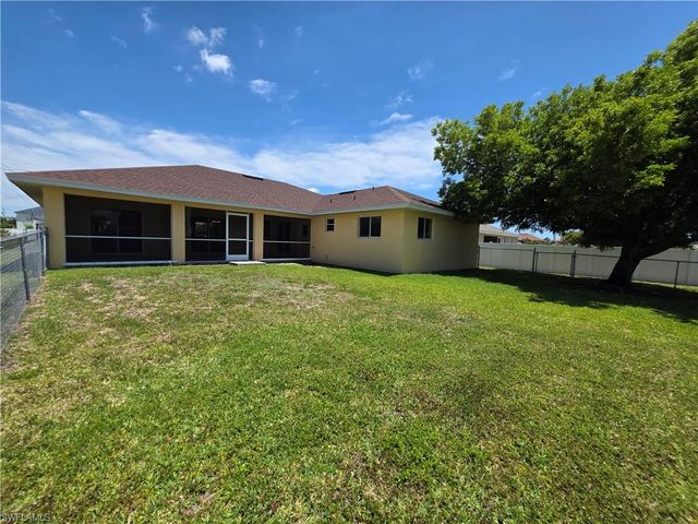 4614 SW 9th PL, Cape Coral, FL 33914