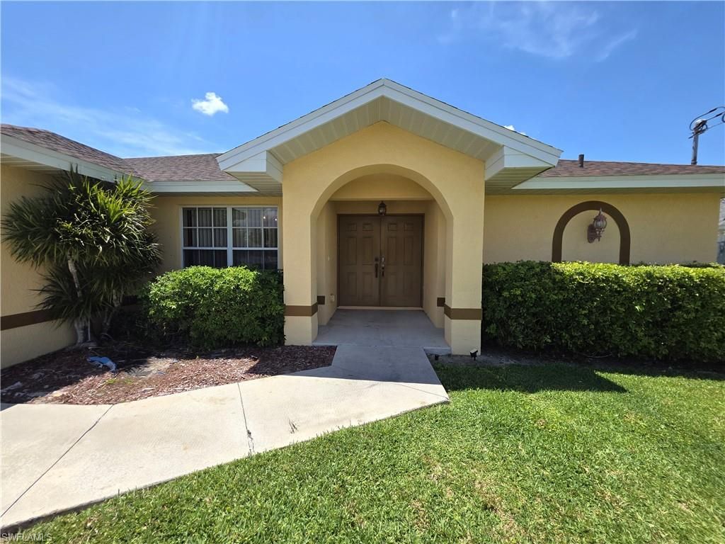 4614 SW 9th PL, Cape Coral, FL 33914