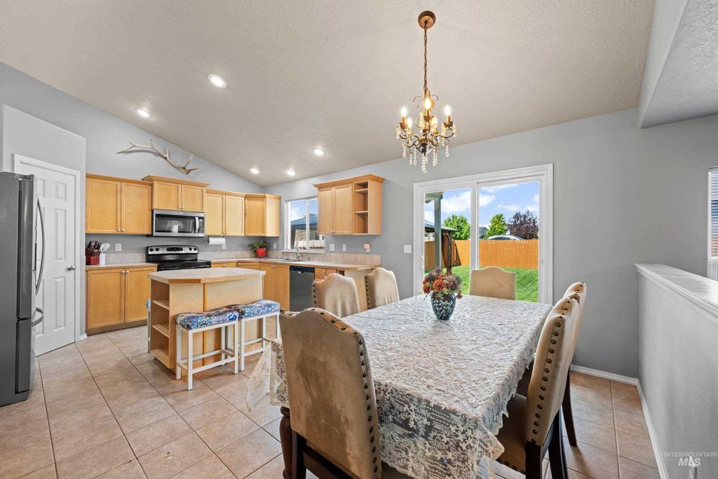 1282 W Castro Dr, Kuna, ID 83634 photo 5