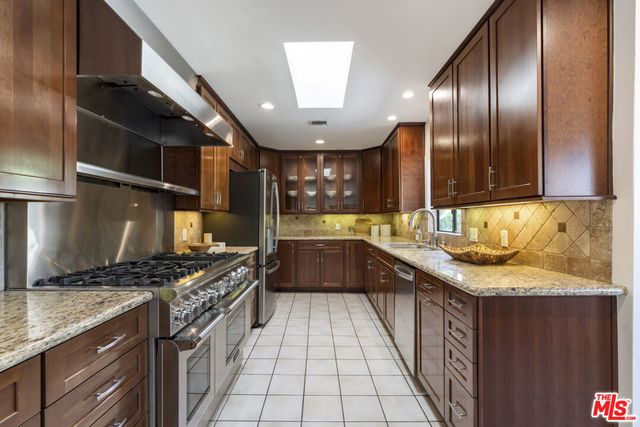 9144 Del Arroyo Drive, Sun Valley, CA 91352