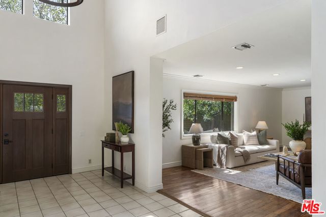 9144 Del Arroyo Drive, Sun Valley, CA 91352