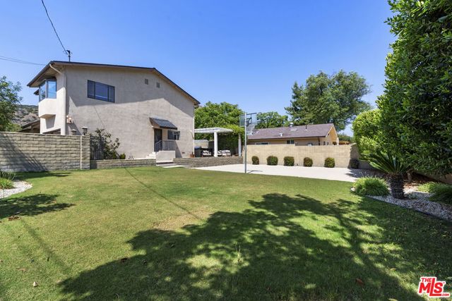 9144 Del Arroyo Drive, Sun Valley, CA 91352