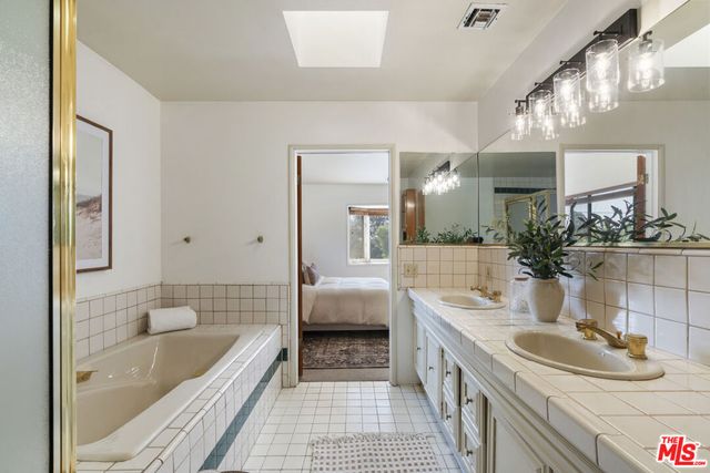 9144 Del Arroyo Drive, Sun Valley, CA 91352