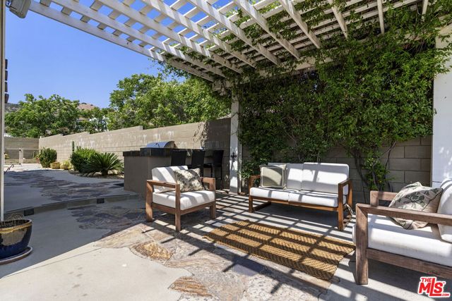 9144 Del Arroyo Drive, Sun Valley, CA 91352