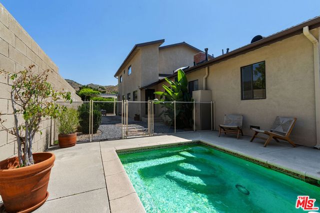 9144 Del Arroyo Drive, Sun Valley, CA 91352