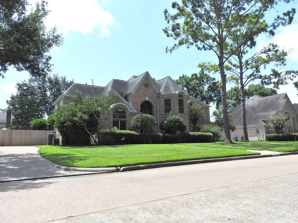 2319 Amber Springs Drive, Katy, TX 77450