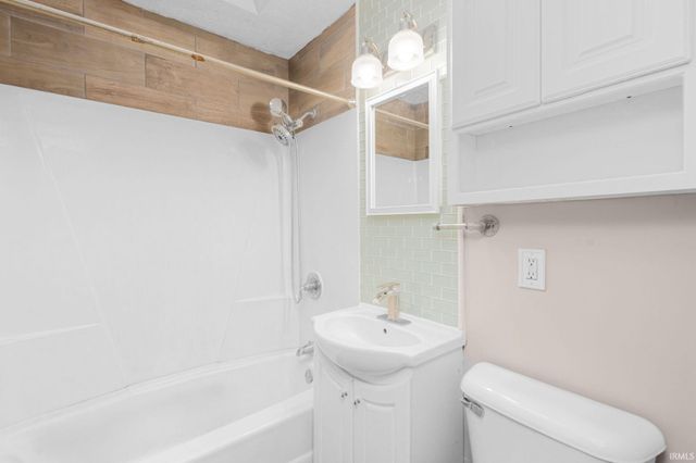 321 Barbie Street, South Bend, IN 46614