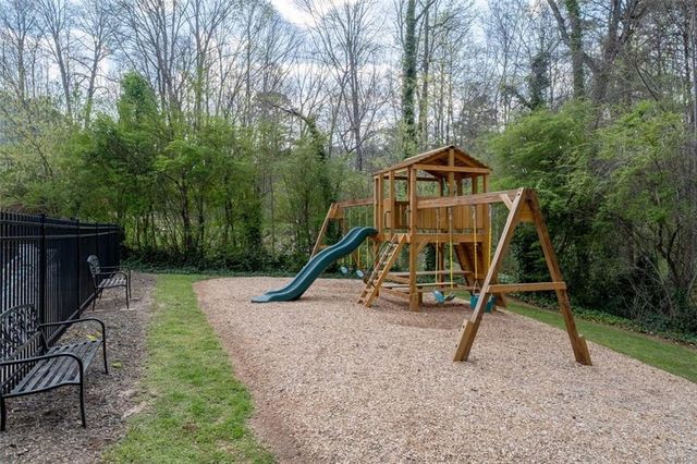 4818 Village Square NW, Acworth, GA 30102