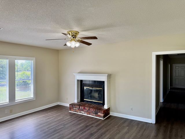 939 Hinton Waters Ave, Midland City, AL 36350