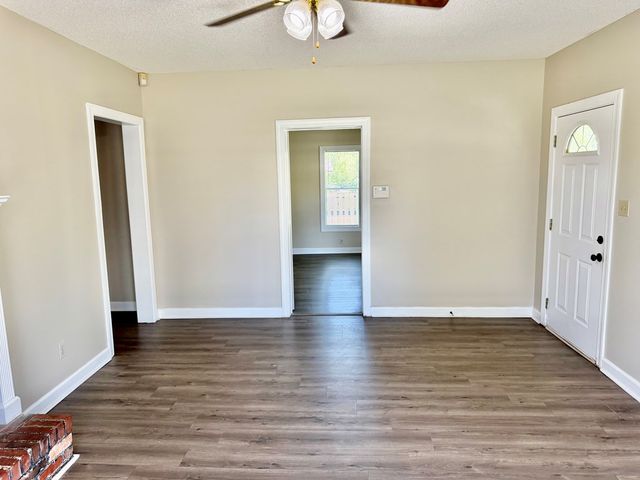 939 Hinton Waters Ave, Midland City, AL 36350
