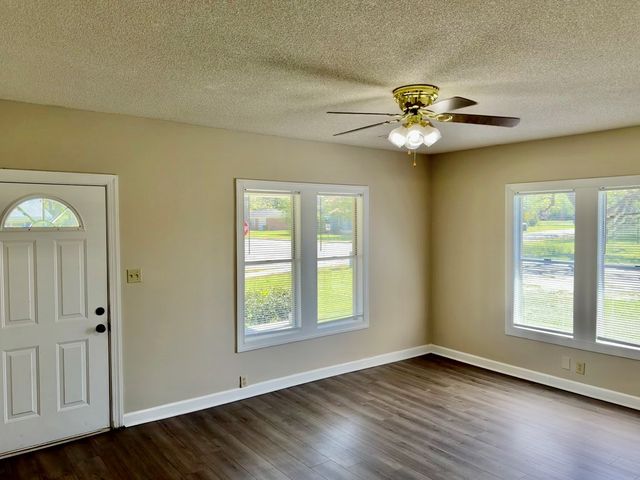 939 Hinton Waters Ave, Midland City, AL 36350
