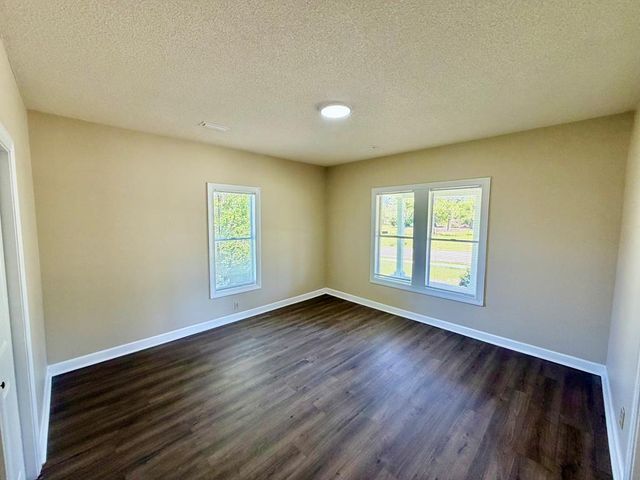 939 Hinton Waters Ave, Midland City, AL 36350