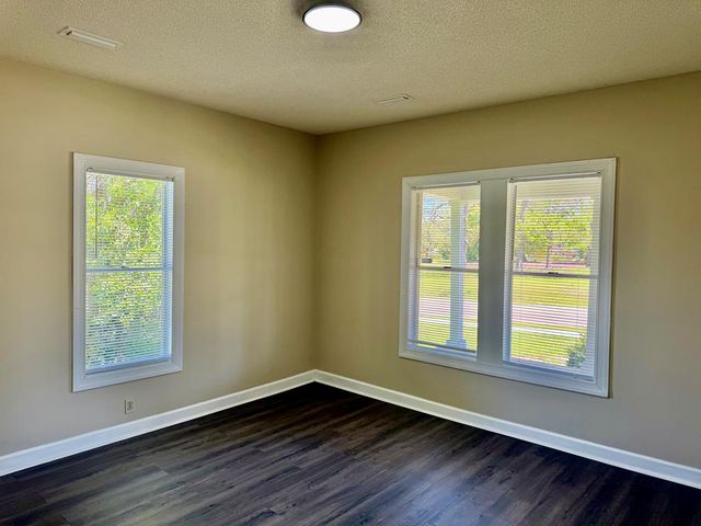 939 Hinton Waters Ave, Midland City, AL 36350