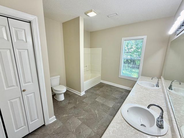 939 Hinton Waters Ave, Midland City, AL 36350