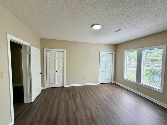 939 Hinton Waters Ave, Midland City, AL 36350