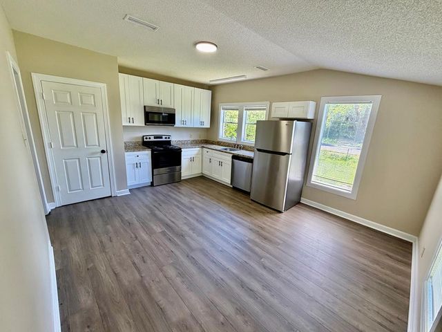 939 Hinton Waters Ave, Midland City, AL 36350