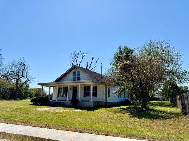 939 Hinton Waters Ave, Midland City, AL 36350