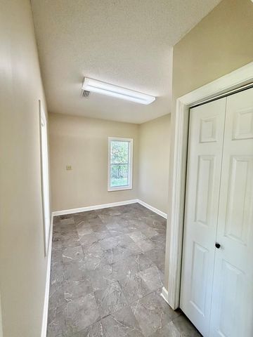 939 Hinton Waters Ave, Midland City, AL 36350