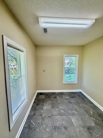 939 Hinton Waters Ave, Midland City, AL 36350