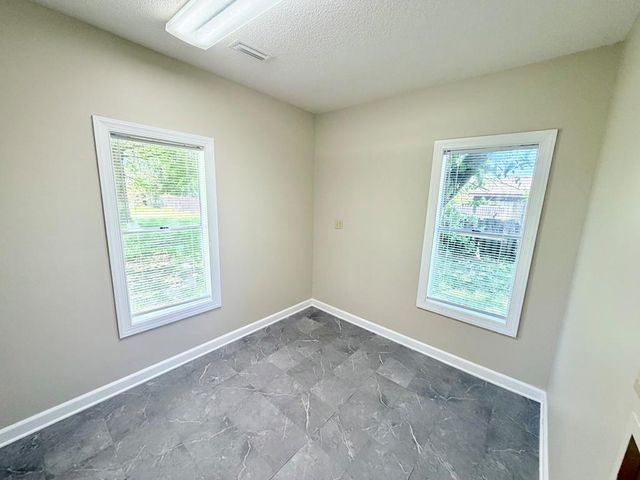 939 Hinton Waters Ave, Midland City, AL 36350