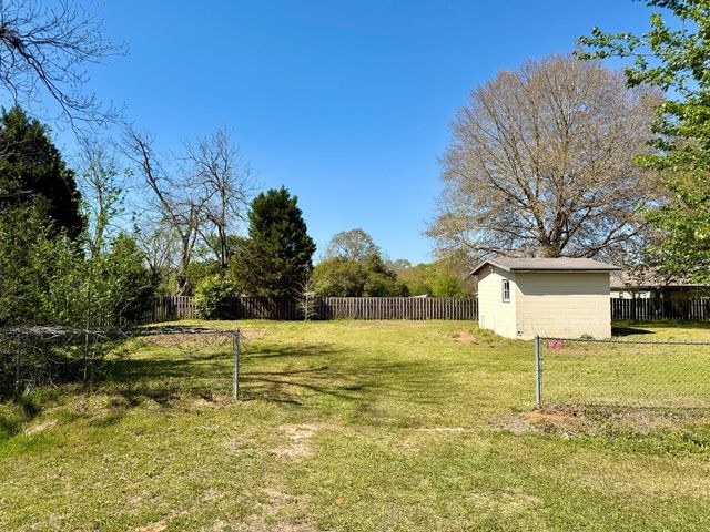 939 Hinton Waters Ave, Midland City, AL 36350