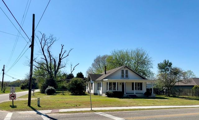 939 Hinton Waters Ave, Midland City, AL 36350