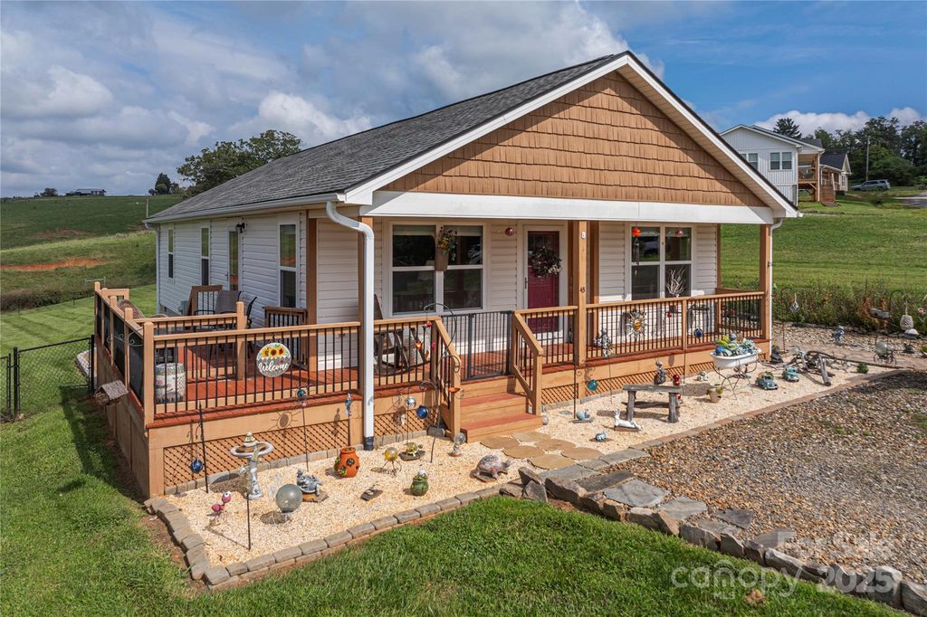 43 Paul Bridges Road, Alexander, NC 28701