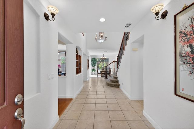 1820 Heather Garden Ln, Roseville, CA 95661