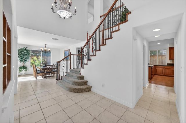 1820 Heather Garden Ln, Roseville, CA 95661