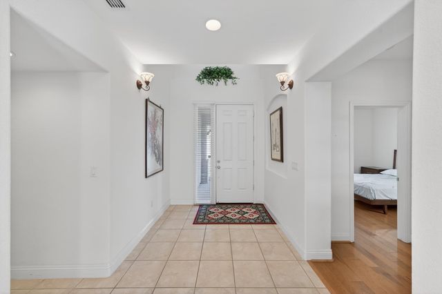 1820 Heather Garden Ln, Roseville, CA 95661