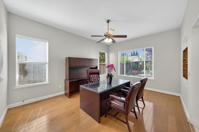 1820 Heather Garden Ln, Roseville, CA 95661