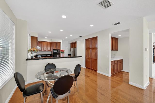 1820 Heather Garden Ln, Roseville, CA 95661