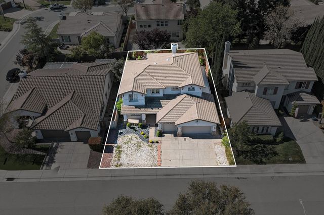 1820 Heather Garden Ln, Roseville, CA 95661