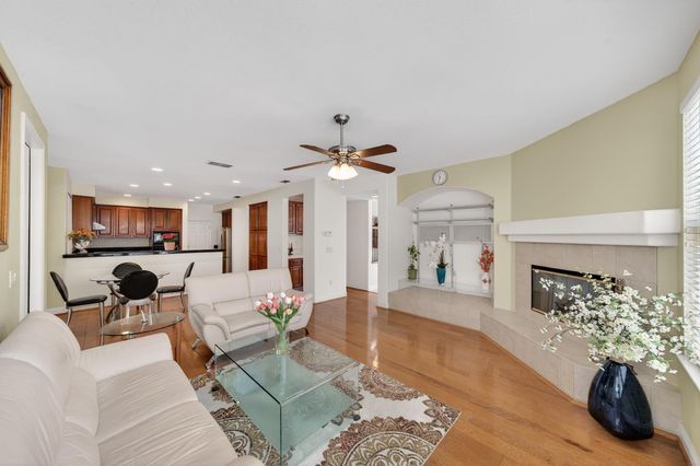 1820 Heather Garden Ln, Roseville, CA 95661