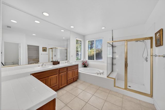 1820 Heather Garden Ln, Roseville, CA 95661